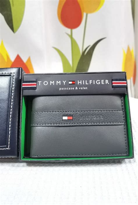 Review: Tommy Hilfiger Men's Classic Leather Passcase Wallet 